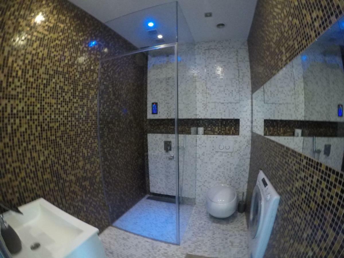 Nowoczesny Apartament III Al. Nmp Čenstochová Exteriér fotografie