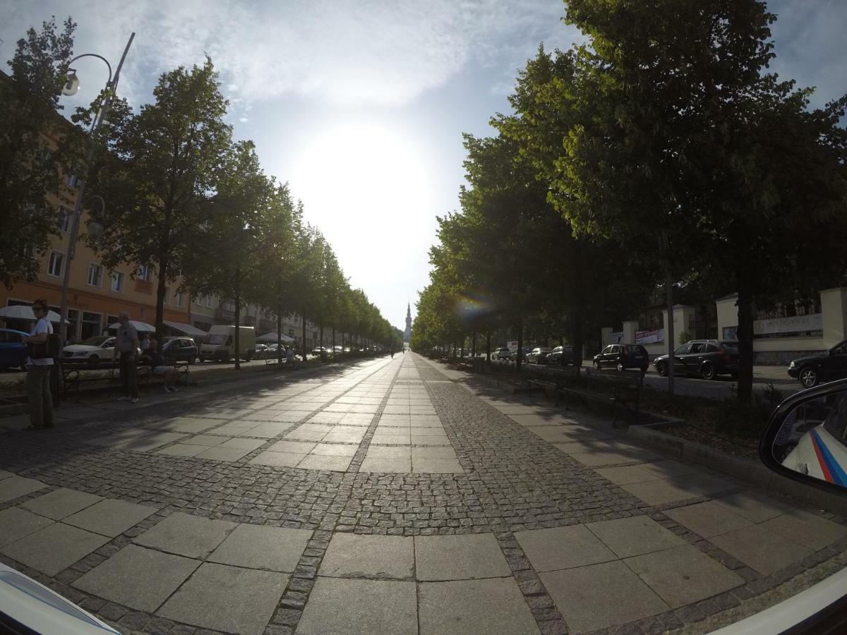 Nowoczesny Apartament III Al. Nmp Čenstochová Exteriér fotografie