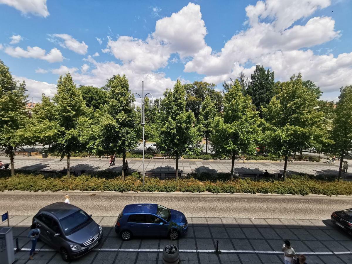 Nowoczesny Apartament III Al. Nmp Čenstochová Exteriér fotografie