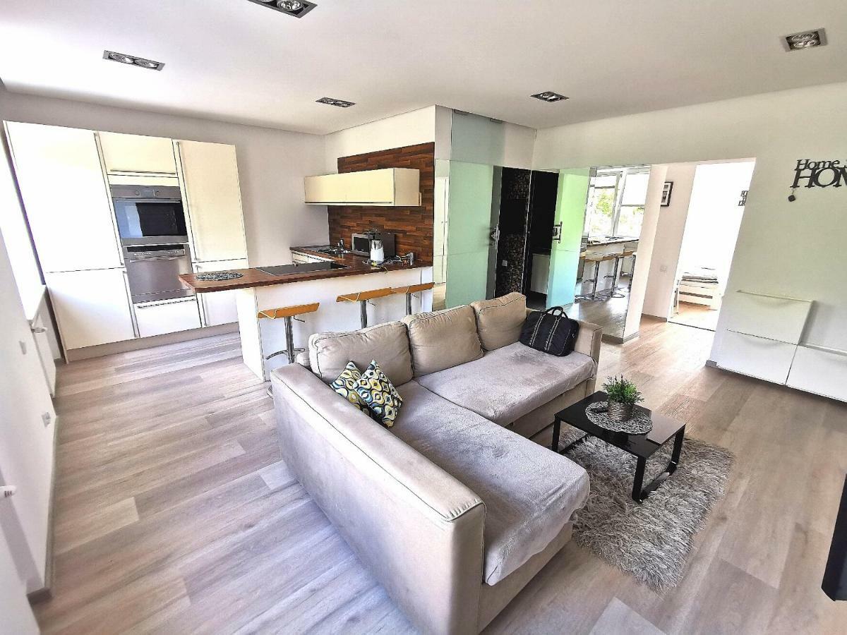 Nowoczesny Apartament III Al. Nmp Čenstochová Exteriér fotografie
