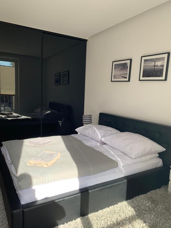 Nowoczesny Apartament III Al. Nmp Čenstochová Exteriér fotografie